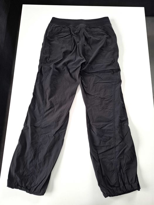 Nylonowe sportowe spodnie H&M rozmiar z metki 36