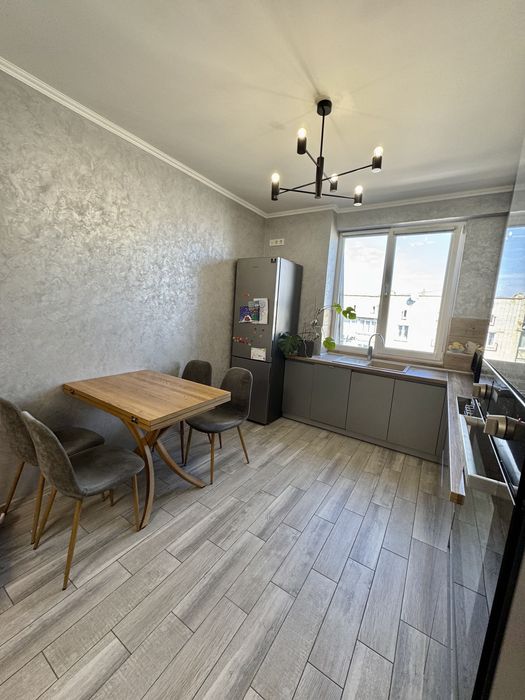 Продаж 3 кімнатної квартири з ремонтом в новобудові