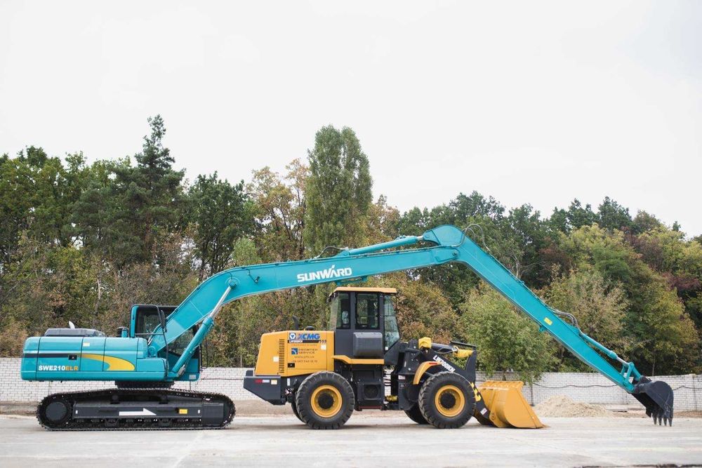 Оренда екскаватора гусеничного довгорукого зі стрілою 15 метрів.