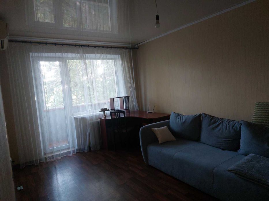 Apartment in Kryvyy Rih, Hdantsivka - View 3