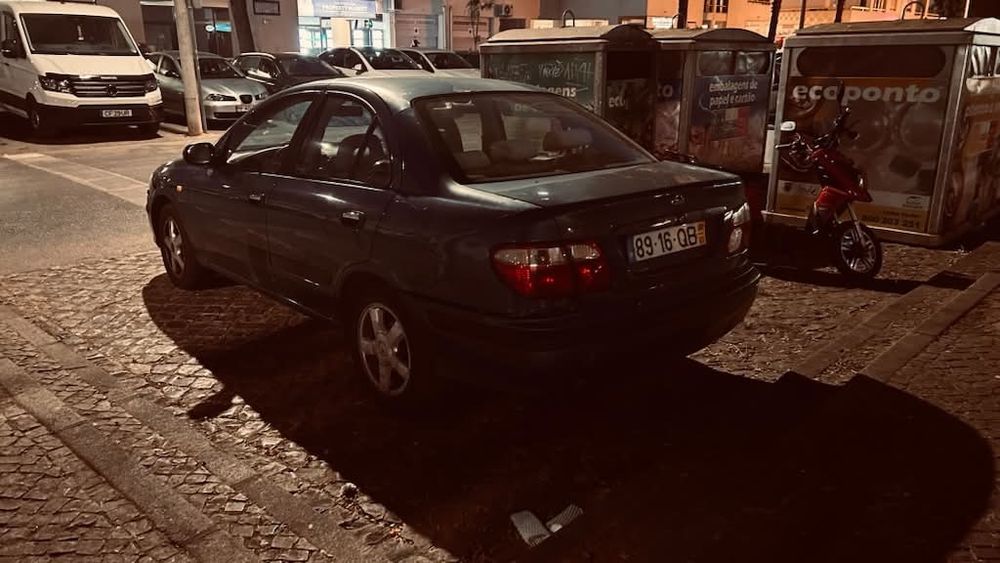 Nissan almera ano 2000
