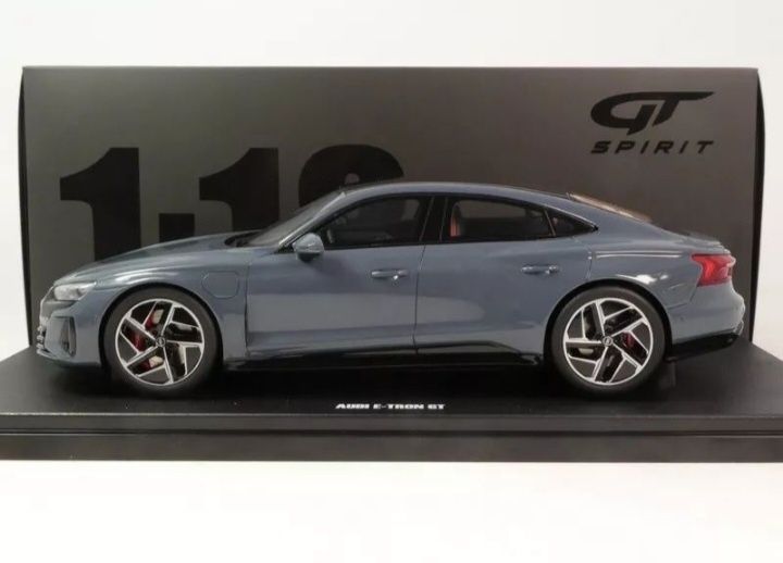 Audi e-tron GT ano 2021 escala 1:18