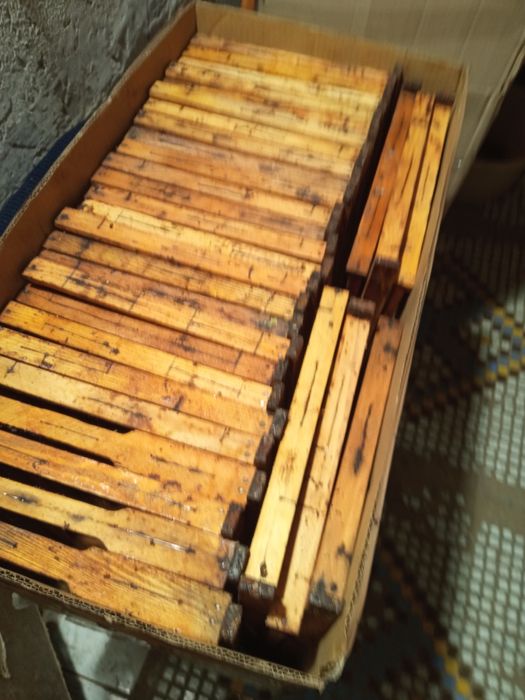 Бджолосімї.Рамки до вуліків.