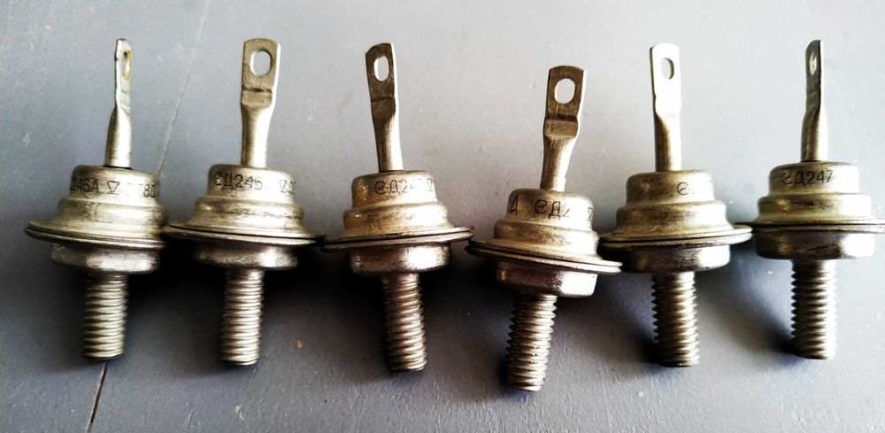 Электроника.Радиодетали диоды,транзисторы,теристоры