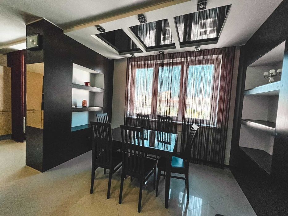 ЛЮКС 3-кімнатна квартира біля метро Лівобережна, подобово МВЦ