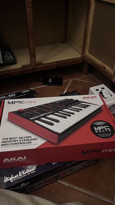 Akai MPK mini (como novo)