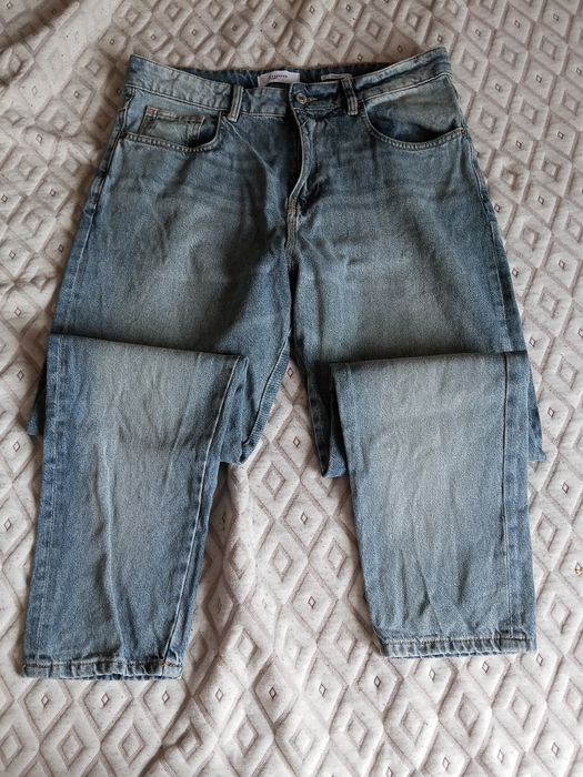 Niebieskie jeansy
