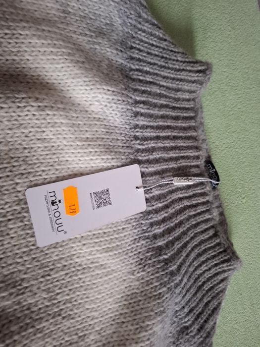 Sweter MINOUU damski
