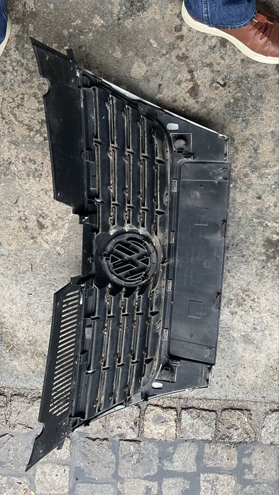 Grelha Frontal e Tampa Motor - VW Passat