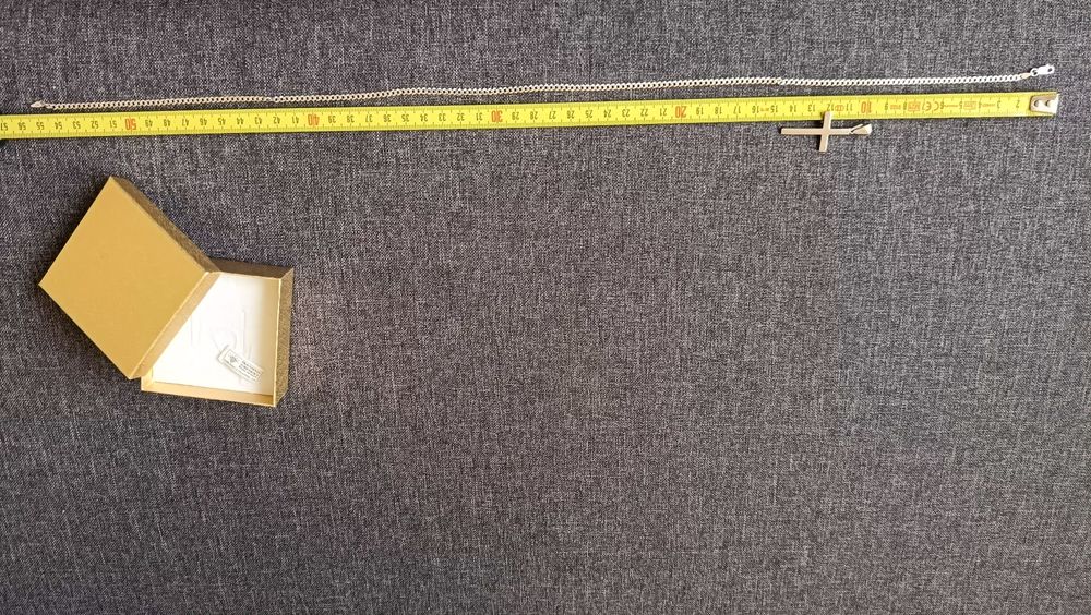 Srebrny łańcuszek z krzyżykiem 55cm / 4mm
