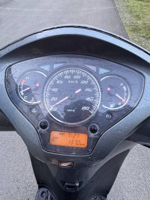 Продам Хонда sh-300