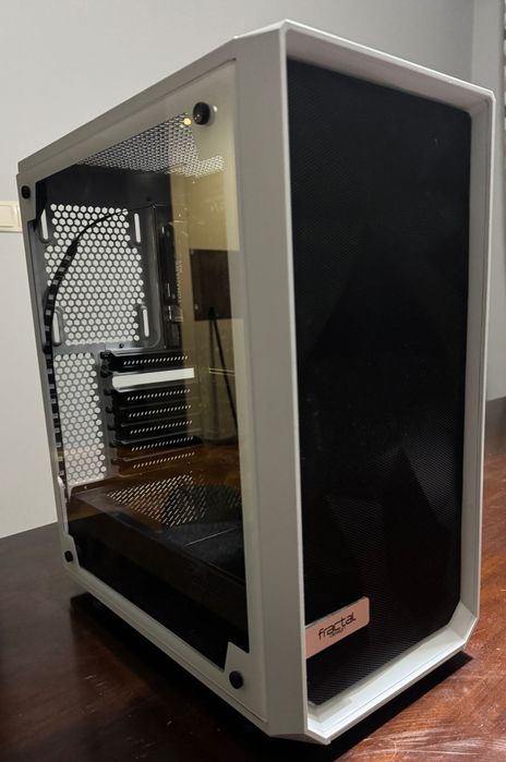 Baza do rozbudowy Fractal ryzen 9 5900x ddr4 32 GB vengeance rgb