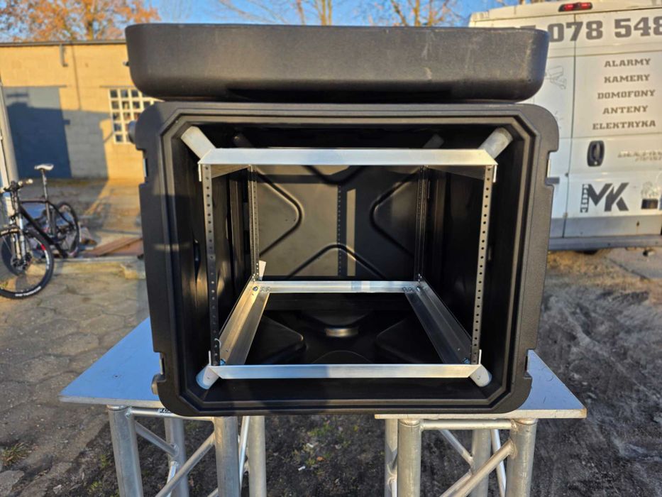 SKB Cases RACK 1SKB-R908U20 Roto-Molded 8U 20" Deep Shockmount rackowy