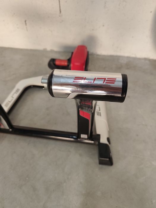 Rolo de Treino Elite Qubo Digital Smart B+, Roda de Treino da Marca Rodi Blaster com Pneu Indoor Van Rysel  700×25, Apoio de Roda BTwin Smooth