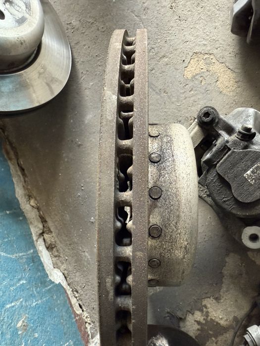 Комплект гальм до BMW G30 2.0d. Оригінал