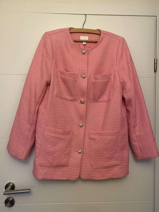 Różowy długi żakiet ze złotymi guzikami chanelka H&M