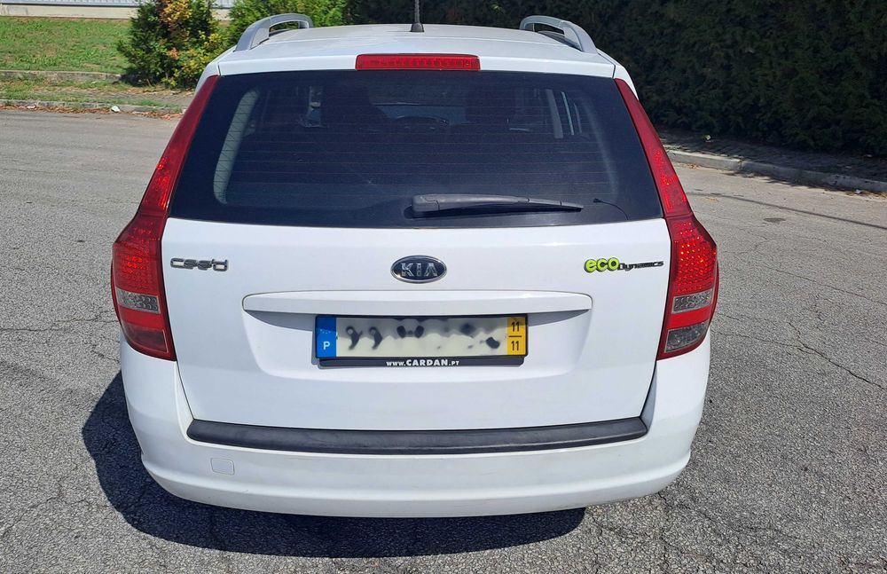 KIA CEED SW - 2011 foto 3