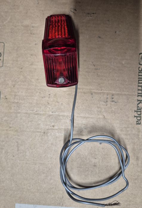 Lampka rowerowa tylna retro