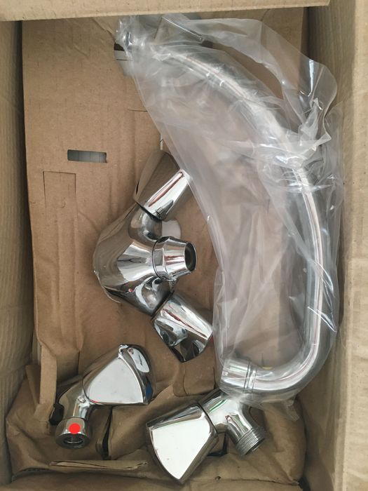 7 conjuntos completos de Torneiras HEI para cozinha ou casa de banho