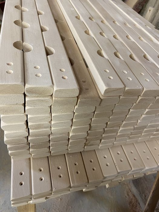 Elementy drewniane  bukowe, listwy , klocki itp