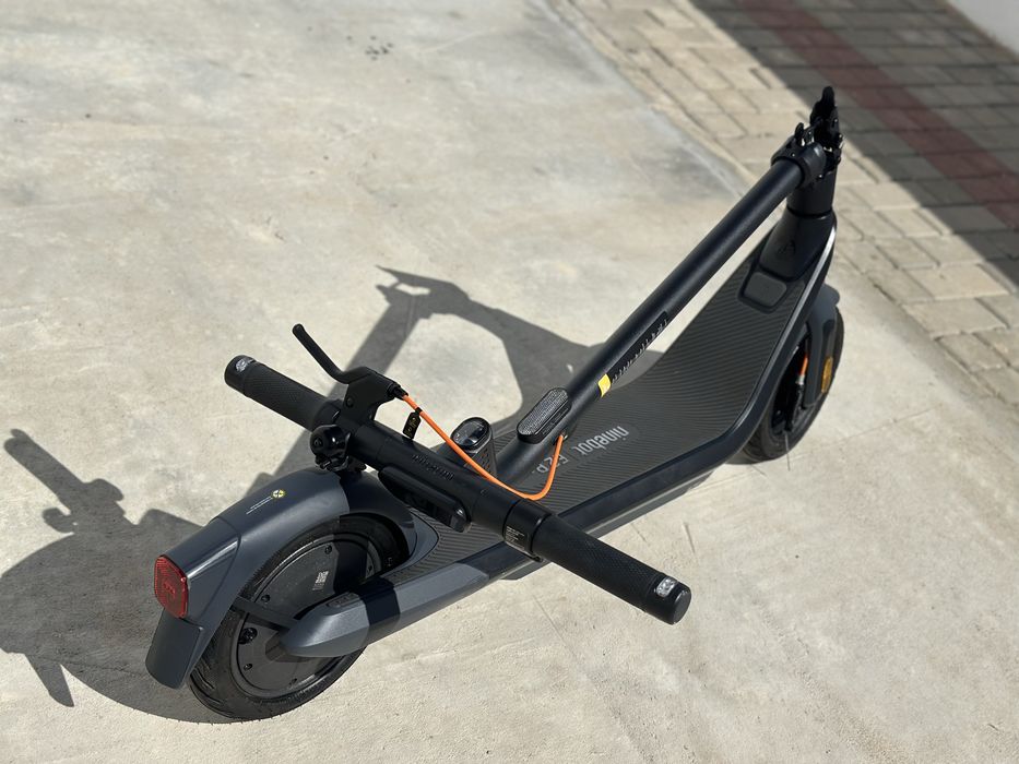 Trotinete Elétrica SEGWAY-NINEBOT NINEBOT E2 Pro E (750 W - Autonomia: 40 Km) usado