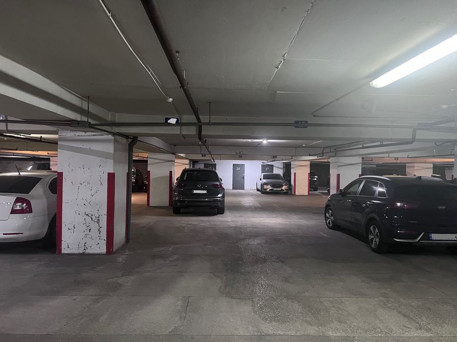 Оренда паркінгу БЦ Олімпійський, вул. Велика Васильківська, 72