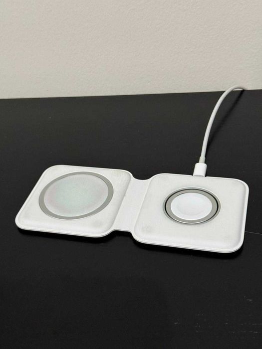 Carregador duplo Apple MagSafe Duo para iPhone Apple Watch bom estado