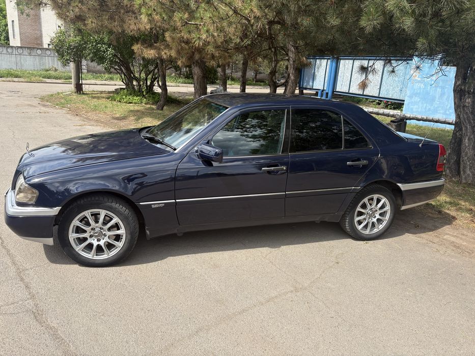 Mercedes- Benz W202