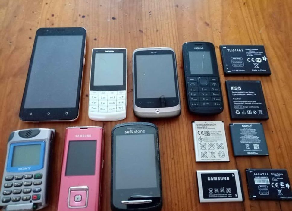 Lote de telemóveis para peças ou conserto