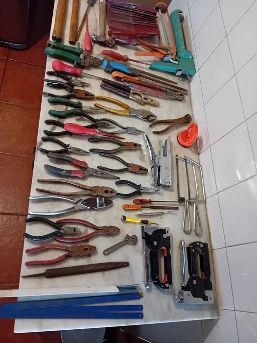 Conjunto de Ferramentas Diversas Antigas 




Veja também meus outros