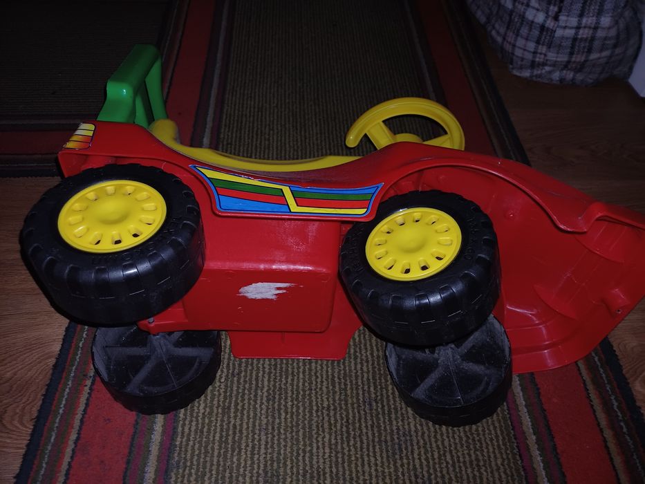 Дитяча машина-толокар (каталка) з ручкою та спинкою