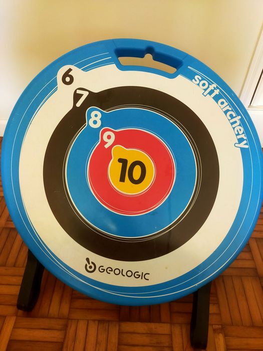 Target with bows and arrows
Used only for a birthday party and t64354278563075121