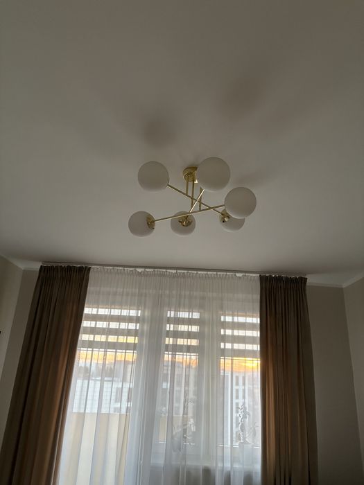 Nowoczesna lampa sufitowa – Agata Meble | złota | z żarówkami