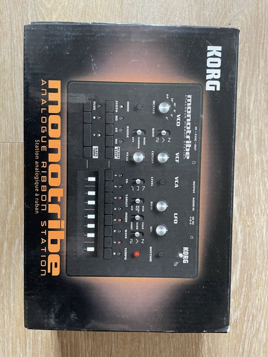 Korg Monotribe (ver. 2.1) com clickless mod e Midi64354270079875123