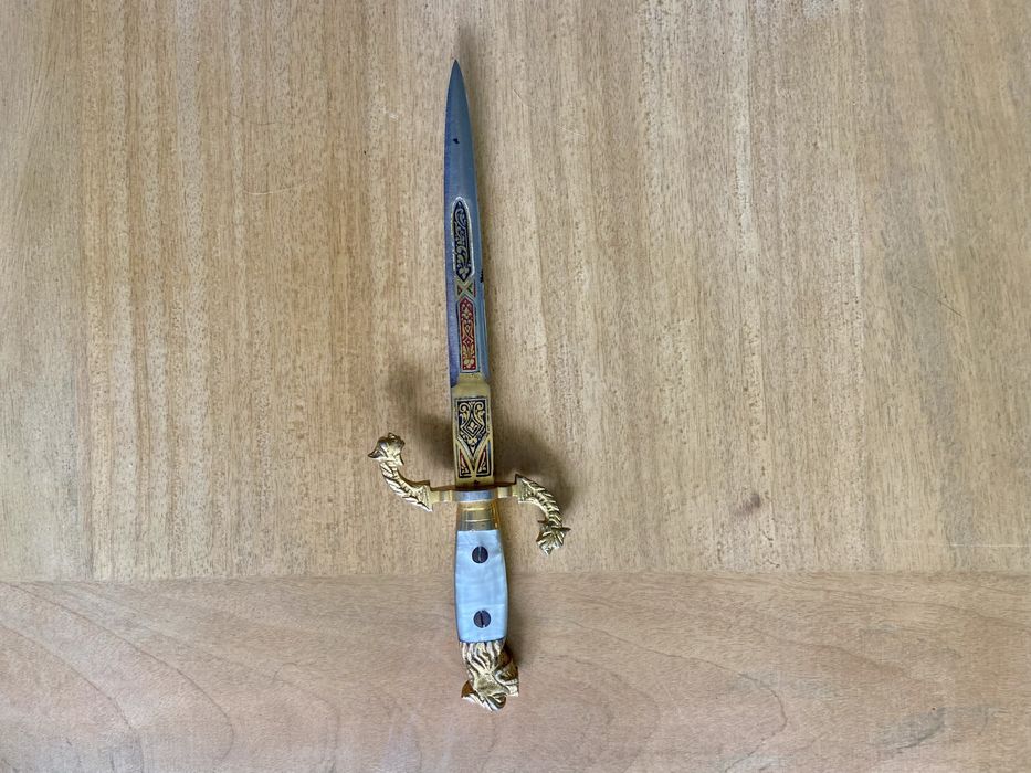 Adaga em excelente estado