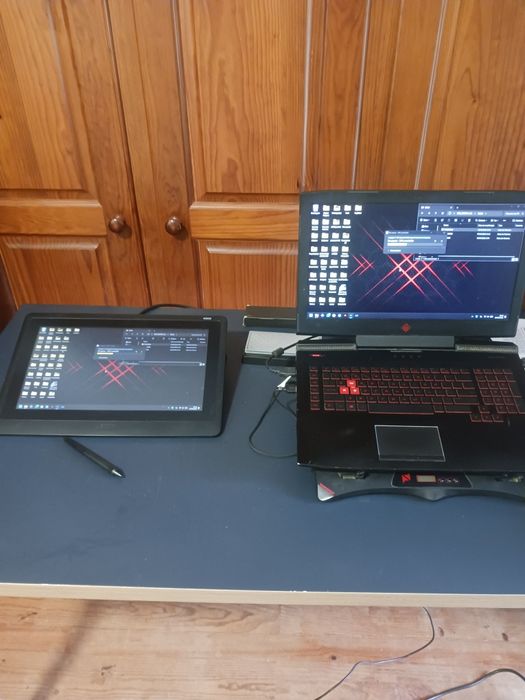 Wacom Cintiq 16 - Mesa / Ecrã de Desenho