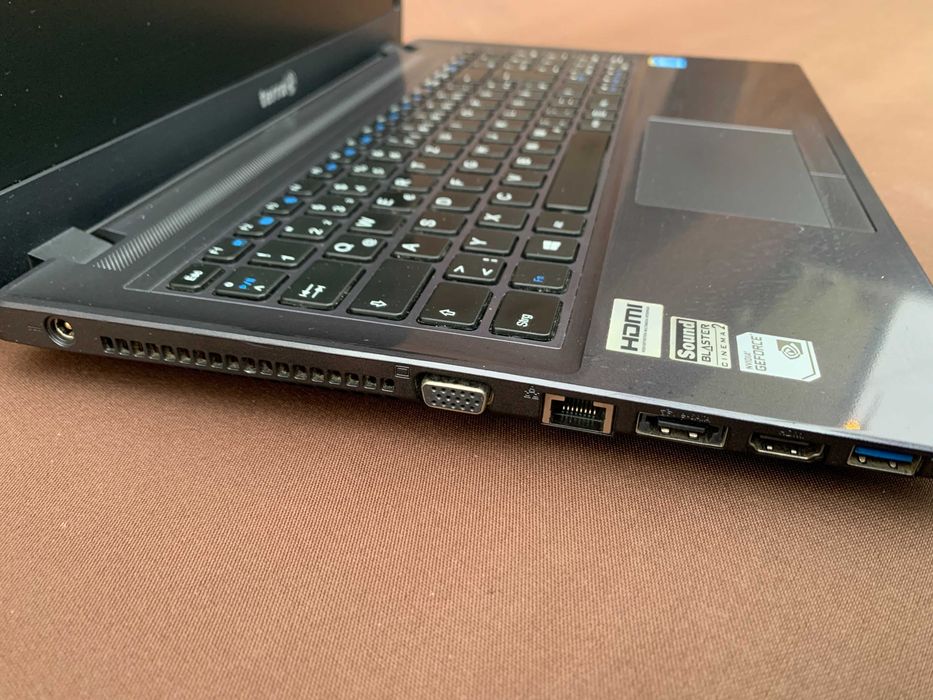 Laptop 15,6" (Clevo) Terra Mobile 1548Q /16 ram/Quad/Win 7