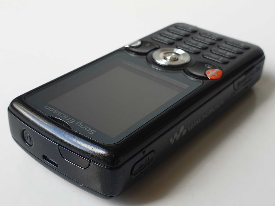 телефон Sony Ericsson W810i Walkman Memory Stick PRO Duo 1GB зарядне