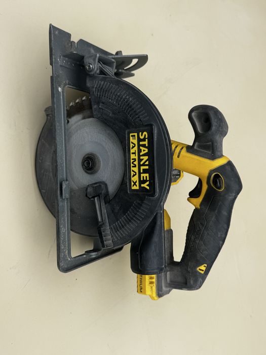 Serra circular a bateria stanley fatmax