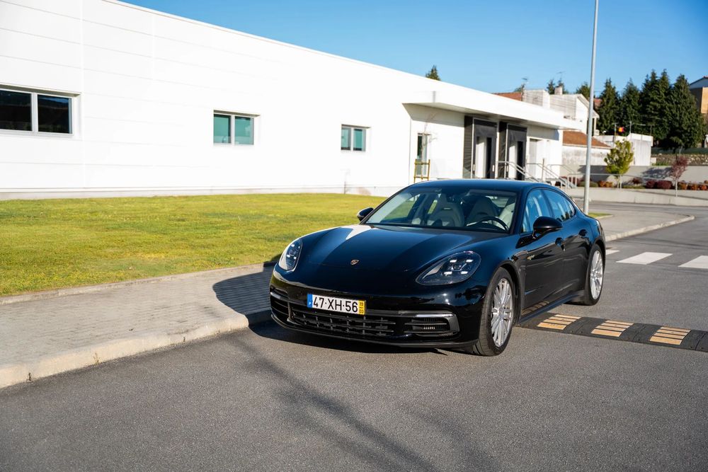 Porsche Panamera 4 E-Hybrid