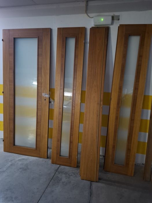 Portas de castanheiro novas