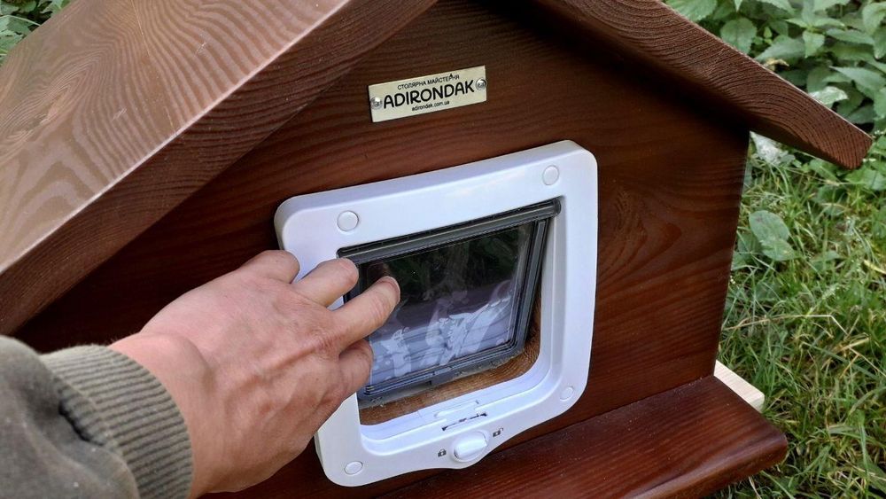 Будка для кота 40х50 см (з дверцятами, утеплена)