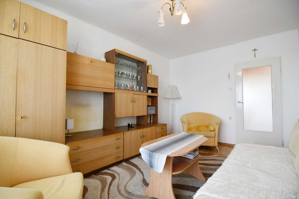 2 pokoje, osobna kuchnia 40 m2 ul. Mikołajczyka balkon