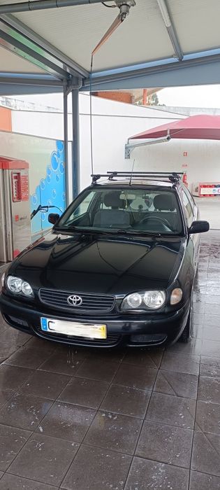Toyota Corolla 1.9D em excelente estado geral