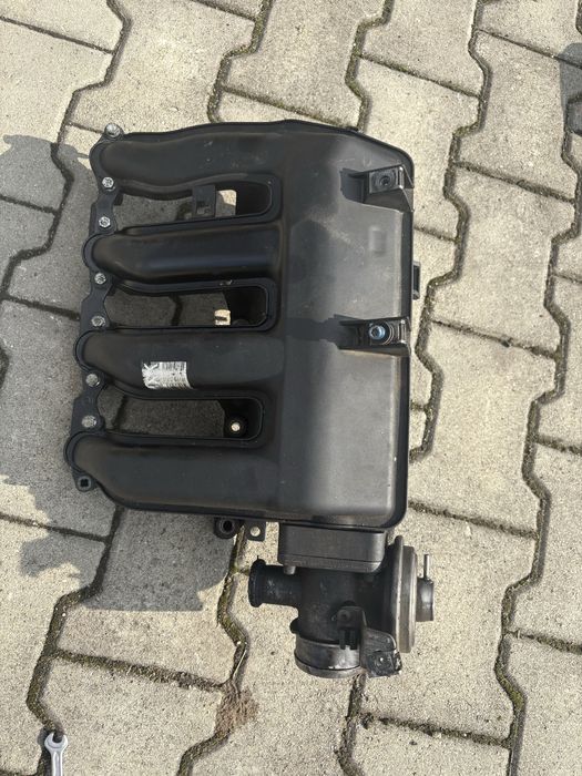 Kolektor ssący bmw e46 320d 2.0d