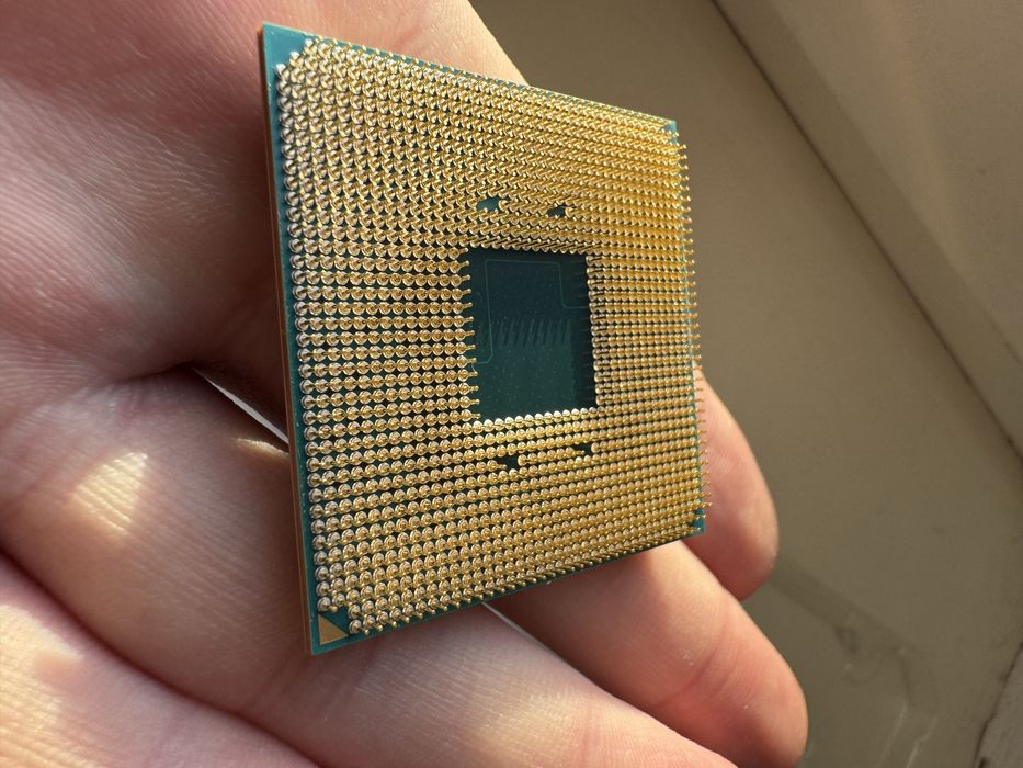 Процесор AMD Athlon 200GE