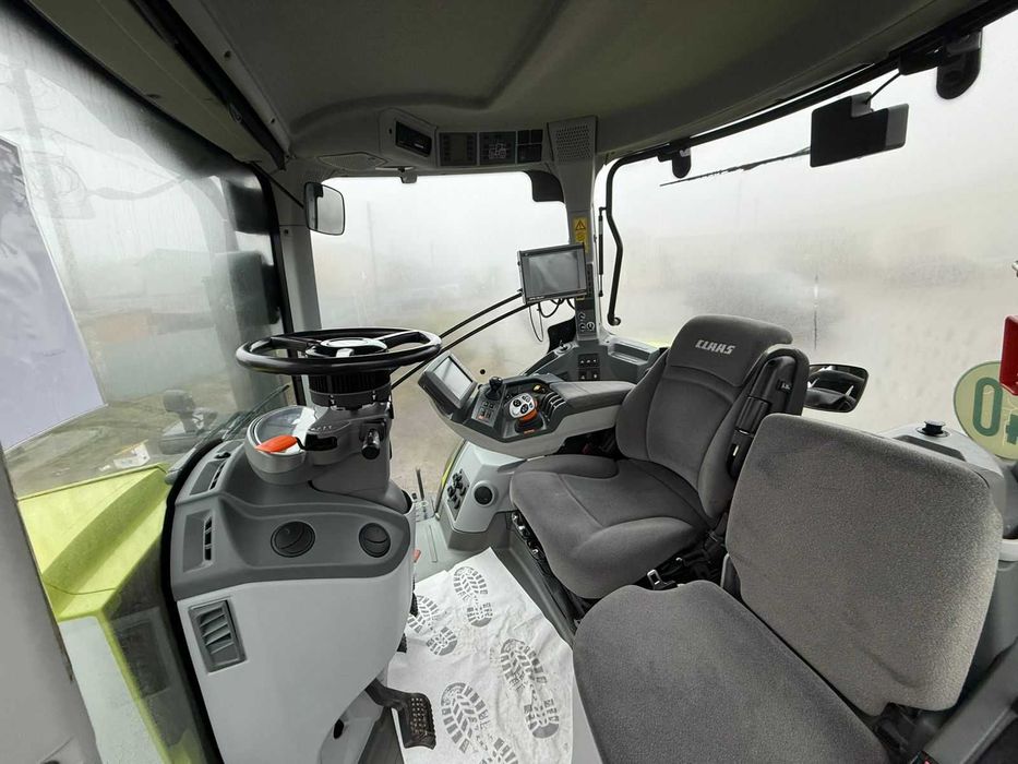 Трактор Claas Axion 810 2013