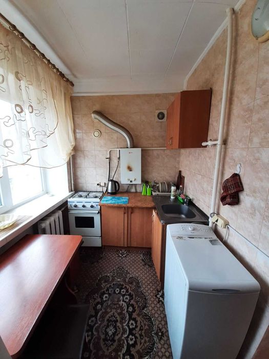 Центр, лікарня N 1, ЦУМ, банк Академія, погодинно