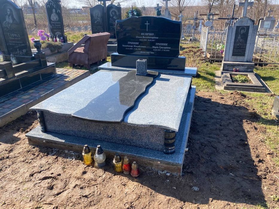 Памʼятники з граніту Львів
