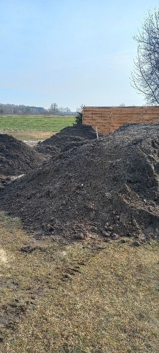 Ziemia na podniesienie ,wyrównanie terenu.  Ogród, trawnik.